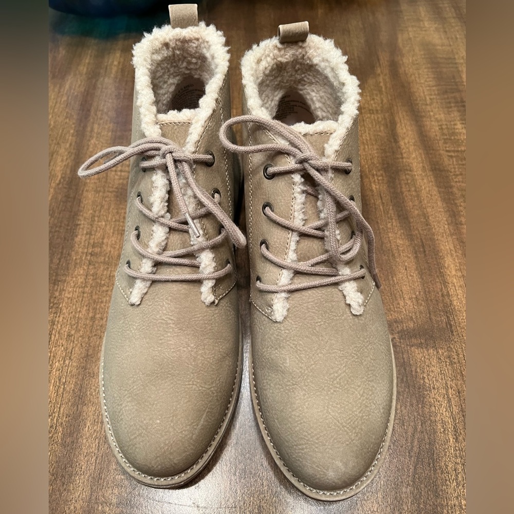 NWOT Sonoma Women’s Taupe Ankle Boots